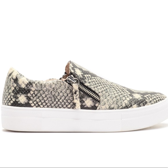 Steve Madden Shoes - Steve Madden Glaammar Zip Snake Print Sneaker 6.5
